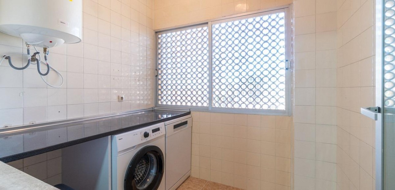 Herverkoop - Flat -
Orihuela Costa - La Zenia