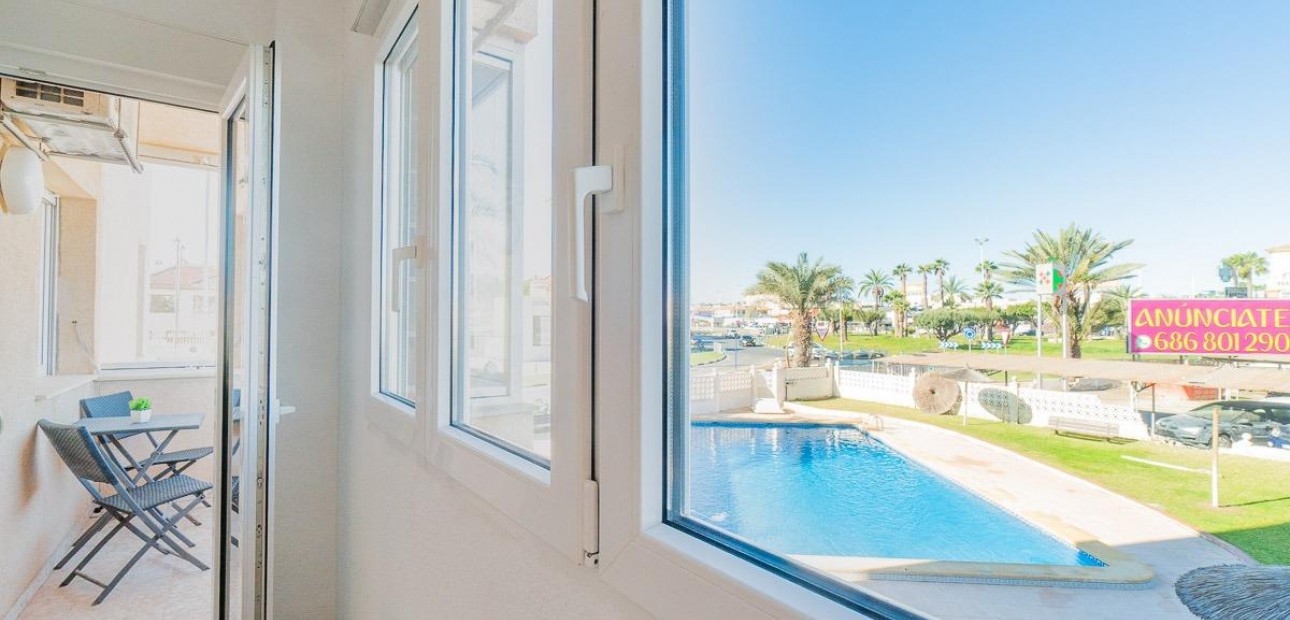 Herverkoop - Flat -
Orihuela Costa - La Zenia