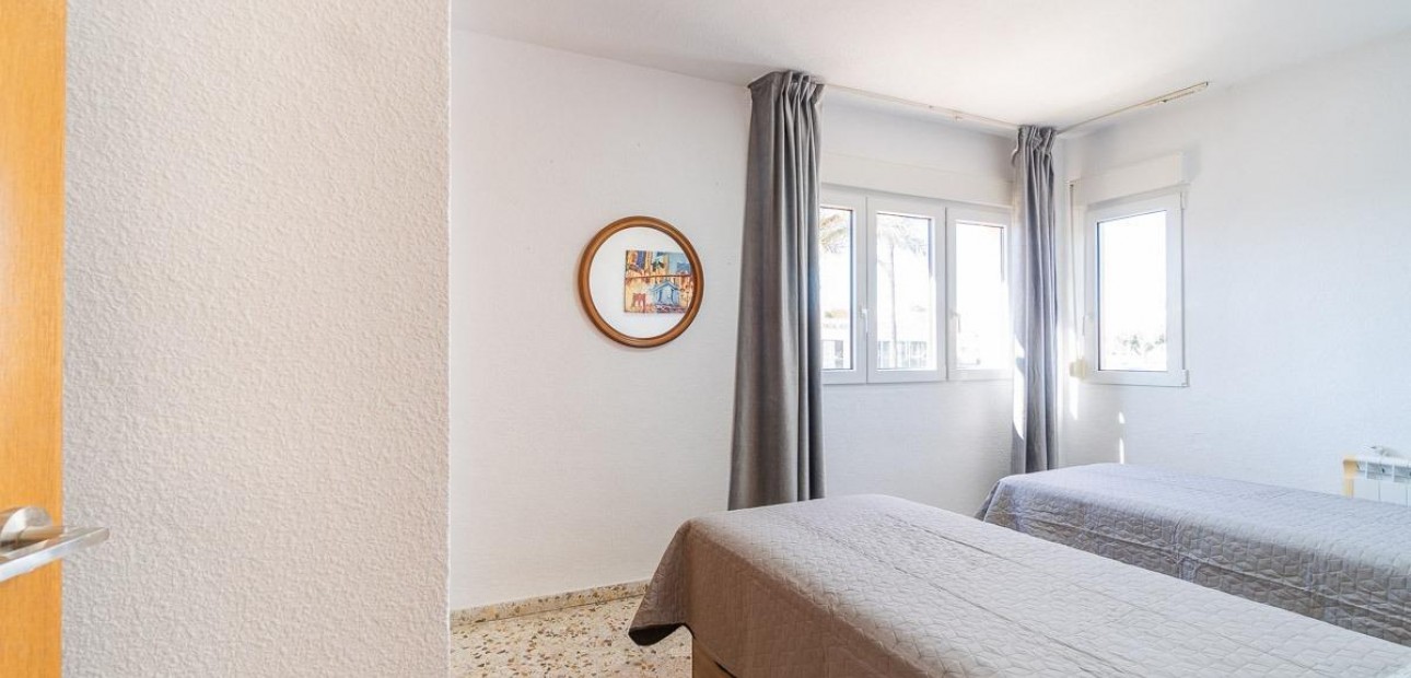 Herverkoop - Flat -
Orihuela Costa - La Zenia