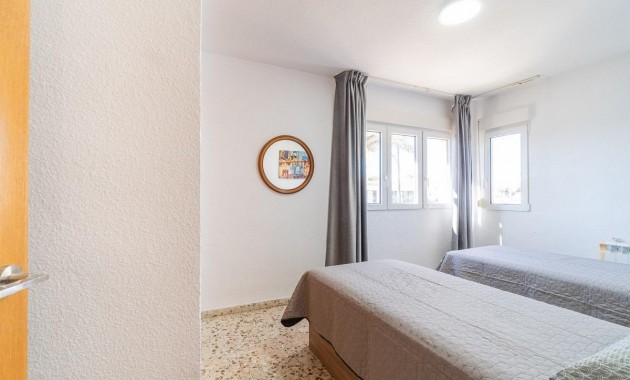 Herverkoop - Flat -
Orihuela Costa - La Zenia
