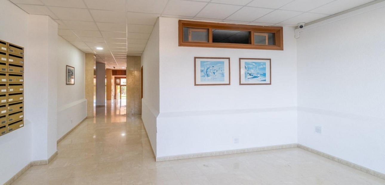 Herverkoop - Flat -
Orihuela Costa - La Zenia