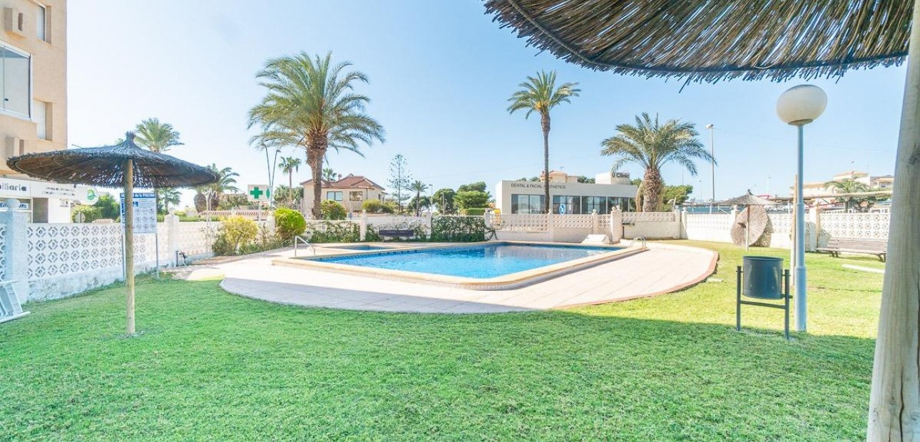 Herverkoop - Flat -
Orihuela Costa - La Zenia