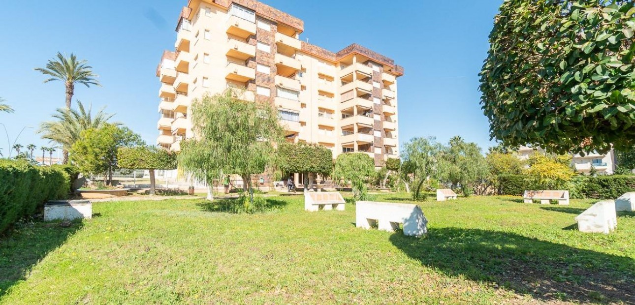 Herverkoop - Flat -
Orihuela Costa - La Zenia