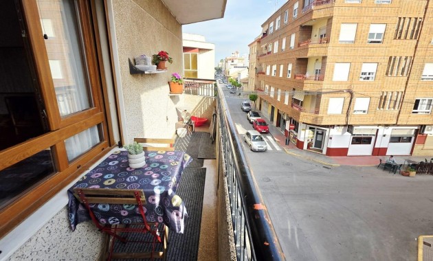 Herverkoop - Appartement / flat -
Almoradi - Centro urbano 2