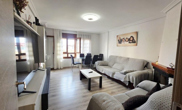 Herverkoop - Appartement / flat -
Almoradi - Centro urbano 2