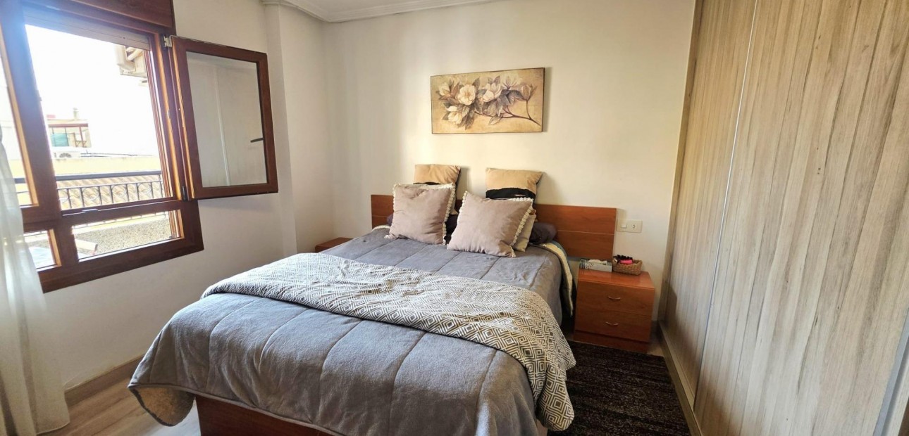 Herverkoop - Appartement / flat -
Almoradi - Centro urbano 2