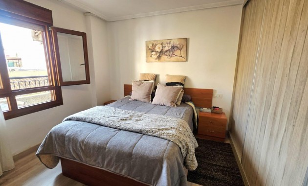 Herverkoop - Appartement / flat -
Almoradi - Centro urbano 2