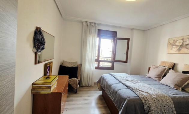 Herverkoop - Appartement / flat -
Almoradi - Centro urbano 2
