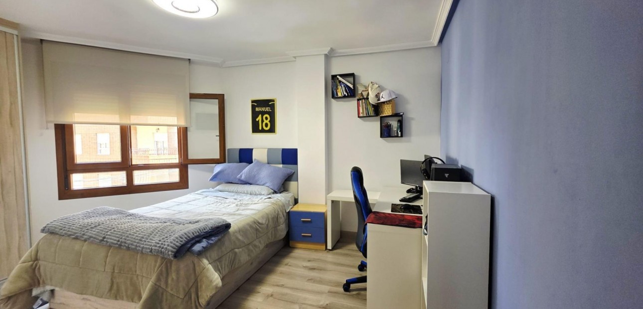 Herverkoop - Appartement / flat -
Almoradi - Centro urbano 2