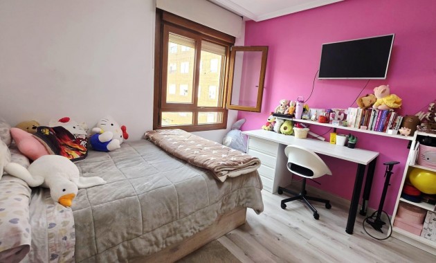 Herverkoop - Appartement / flat -
Almoradi - Centro urbano 2