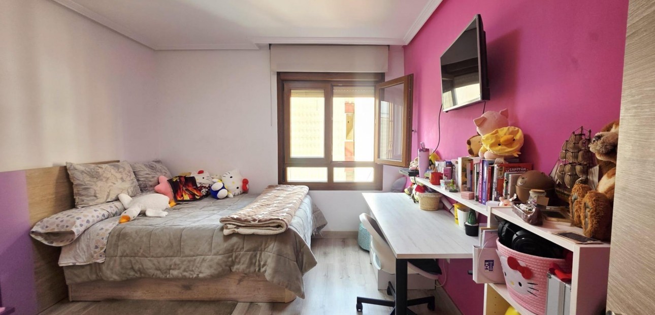 Herverkoop - Appartement / flat -
Almoradi - Centro urbano 2