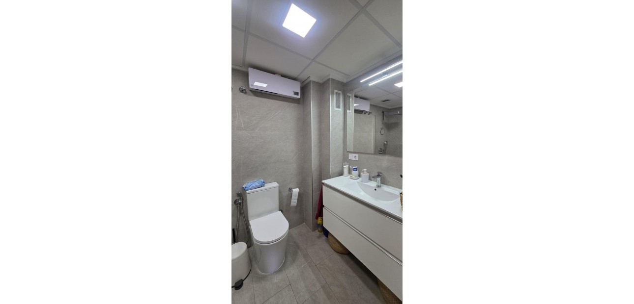 Herverkoop - Appartement / flat -
Almoradi - Centro urbano 2