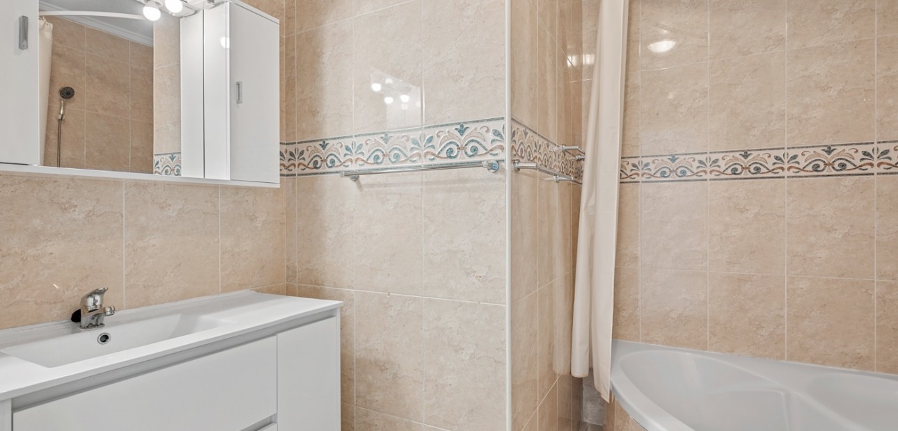 Herverkoop - Herenhuis -
Ciudad Quesada - Rojales