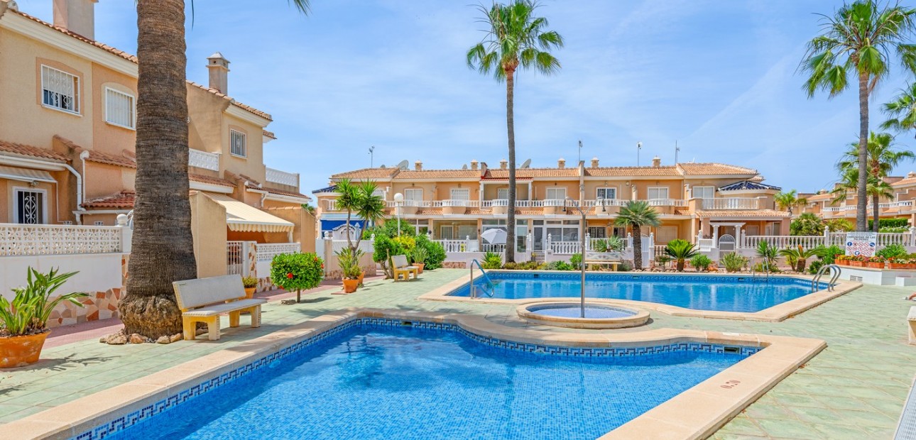 Herverkoop - Herenhuis -
Ciudad Quesada - Rojales