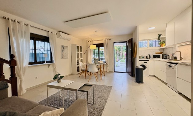 Herverkoop - Adosado -
Orihuela Costa - Cabo Roig