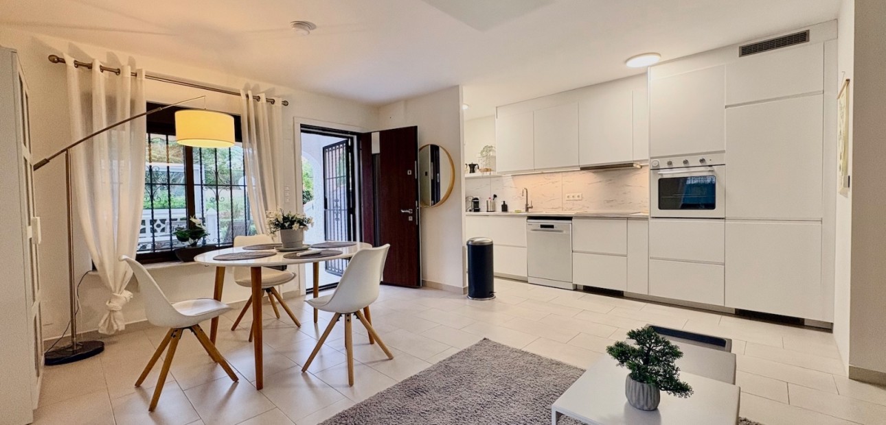 Herverkoop - Adosado -
Orihuela Costa - Cabo Roig