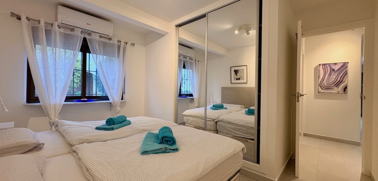 Herverkoop - Adosado -
Orihuela Costa - Cabo Roig