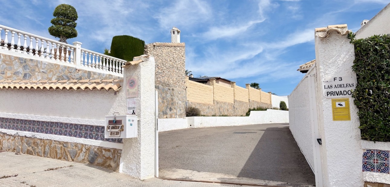 Herverkoop - Adosado -
Orihuela Costa - Cabo Roig