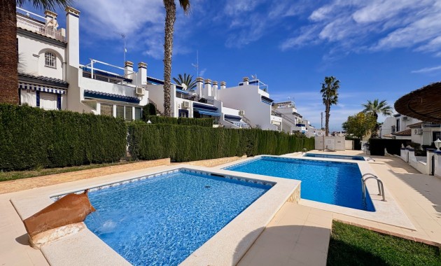 Herverkoop - Single Family Home -
Orihuela - Villamartin