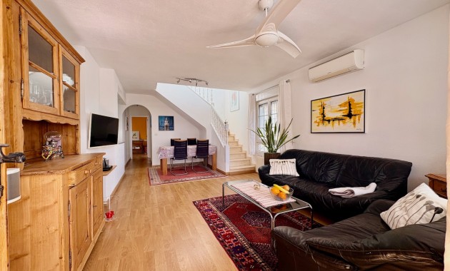 Herverkoop - Single Family Home -
Orihuela - Villamartin