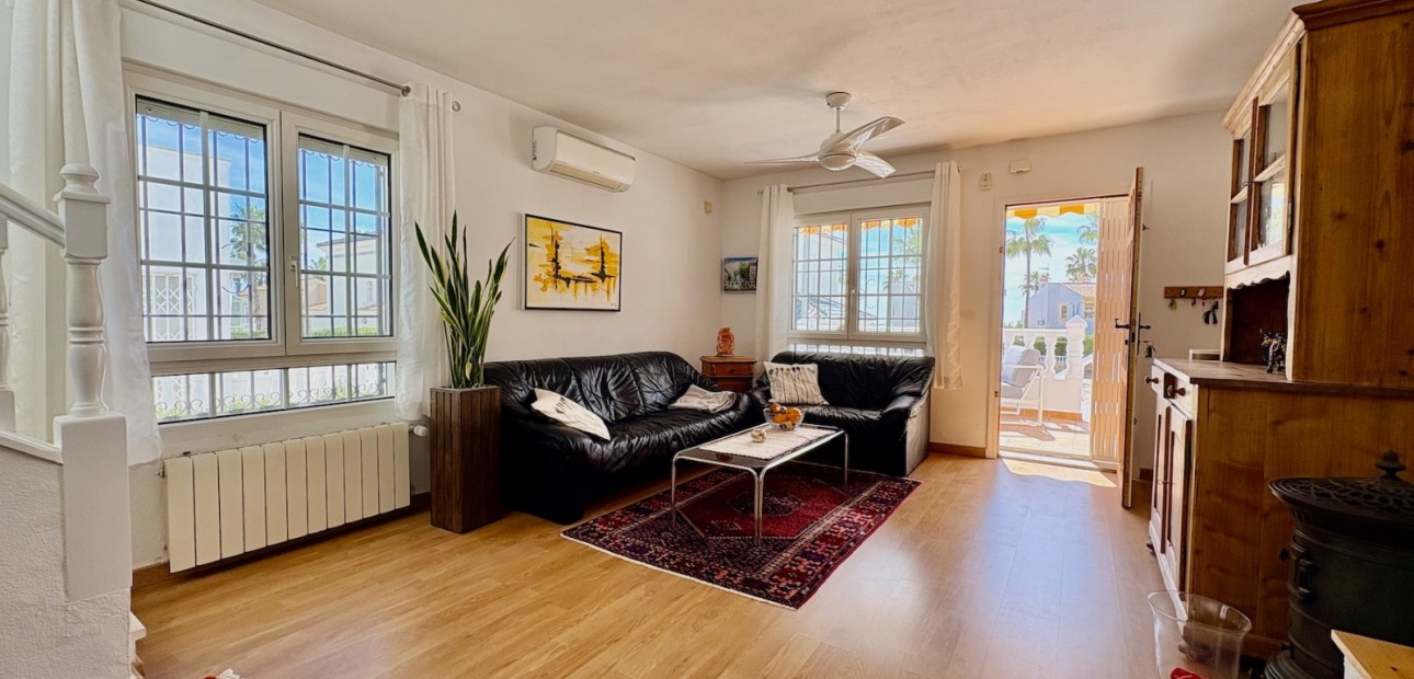 Herverkoop - Single Family Home -
Orihuela - Villamartin