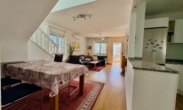 Herverkoop - Single Family Home -
Orihuela - Villamartin