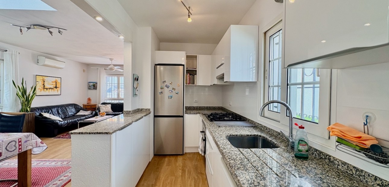 Herverkoop - Single Family Home -
Orihuela - Villamartin