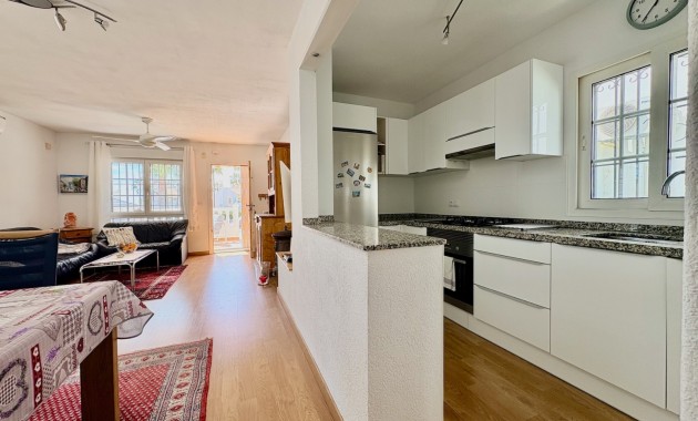 Herverkoop - Single Family Home -
Orihuela - Villamartin