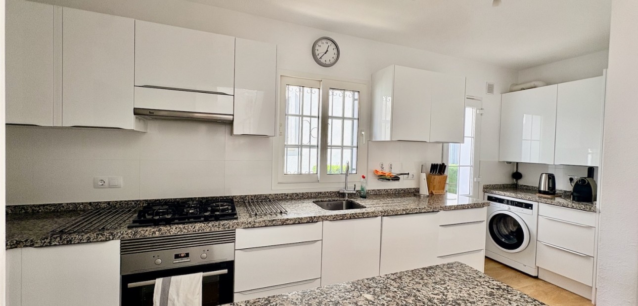 Herverkoop - Single Family Home -
Orihuela - Villamartin