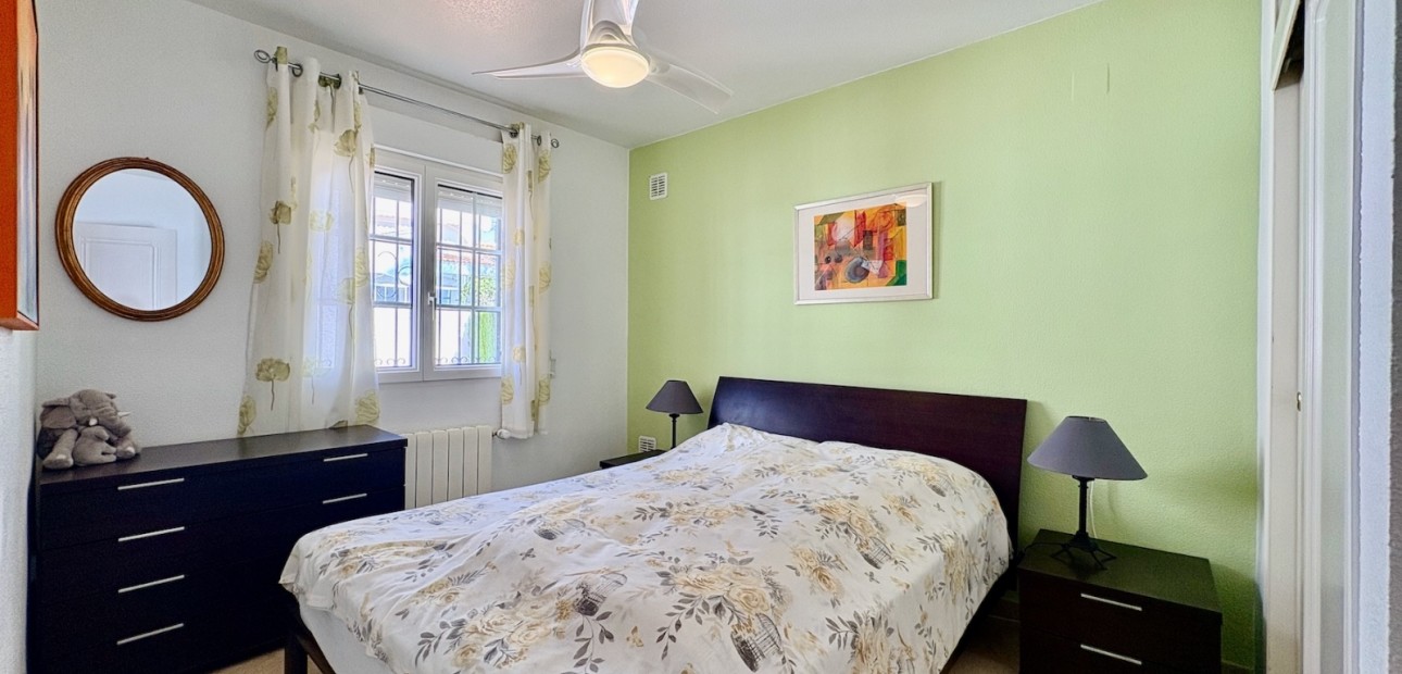 Herverkoop - Single Family Home -
Orihuela - Villamartin