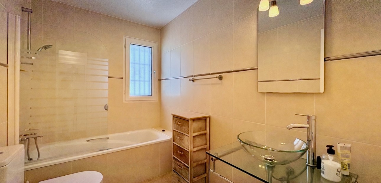 Herverkoop - Single Family Home -
Orihuela - Villamartin