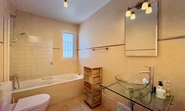 Herverkoop - Single Family Home -
Orihuela - Villamartin