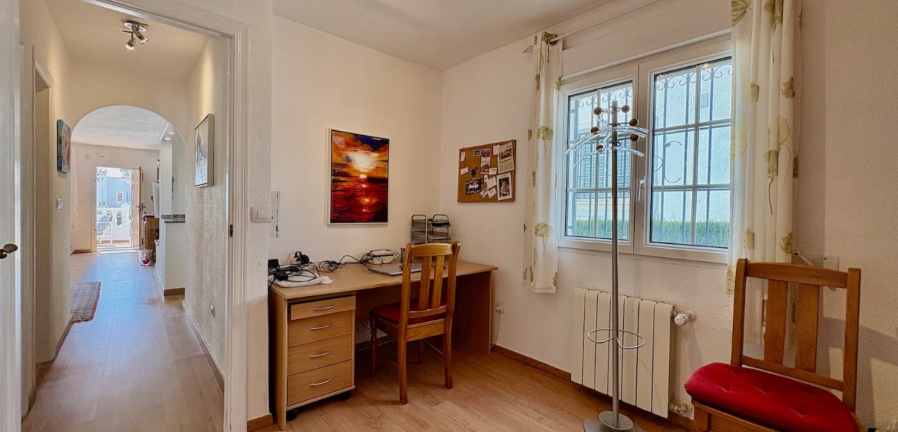 Herverkoop - Single Family Home -
Orihuela - Villamartin