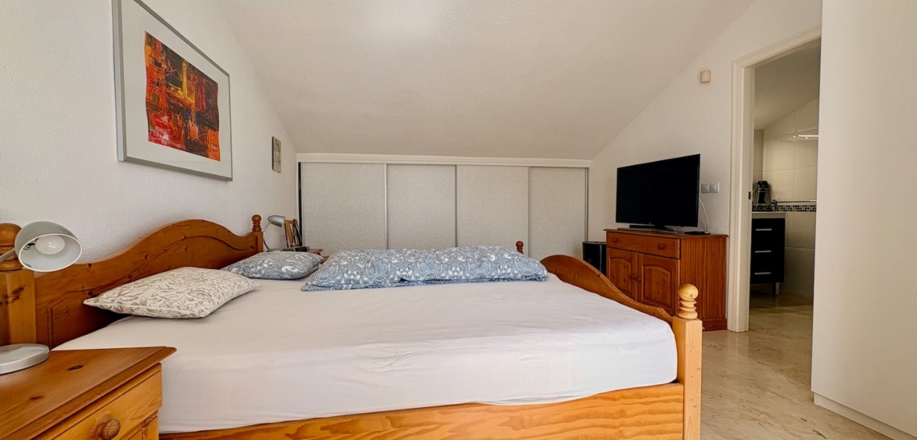 Herverkoop - Single Family Home -
Orihuela - Villamartin