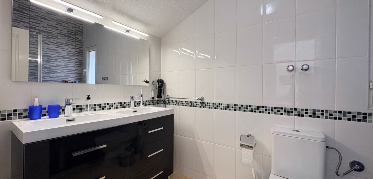 Herverkoop - Single Family Home -
Orihuela - Villamartin