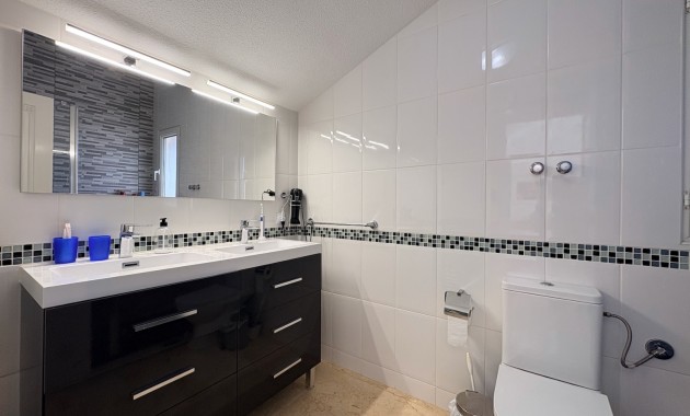 Herverkoop - Single Family Home -
Orihuela - Villamartin