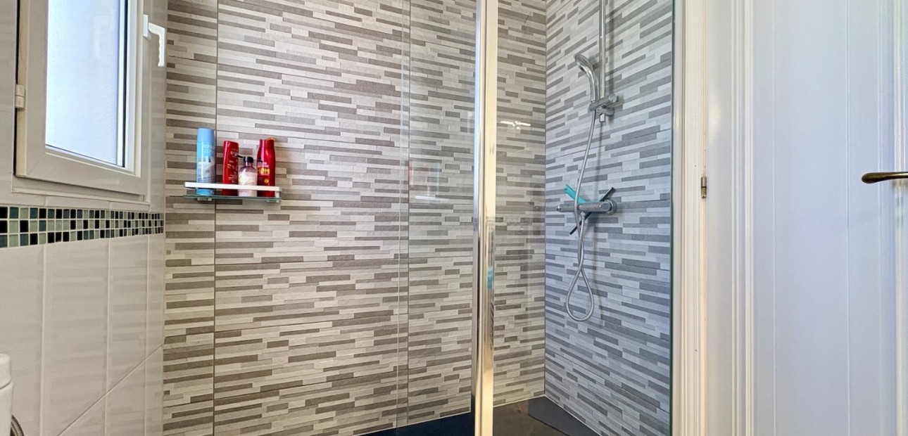 Herverkoop - Single Family Home -
Orihuela - Villamartin