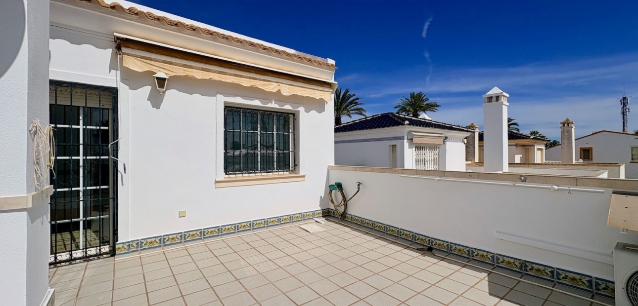 Herverkoop - Single Family Home -
Orihuela - Villamartin
