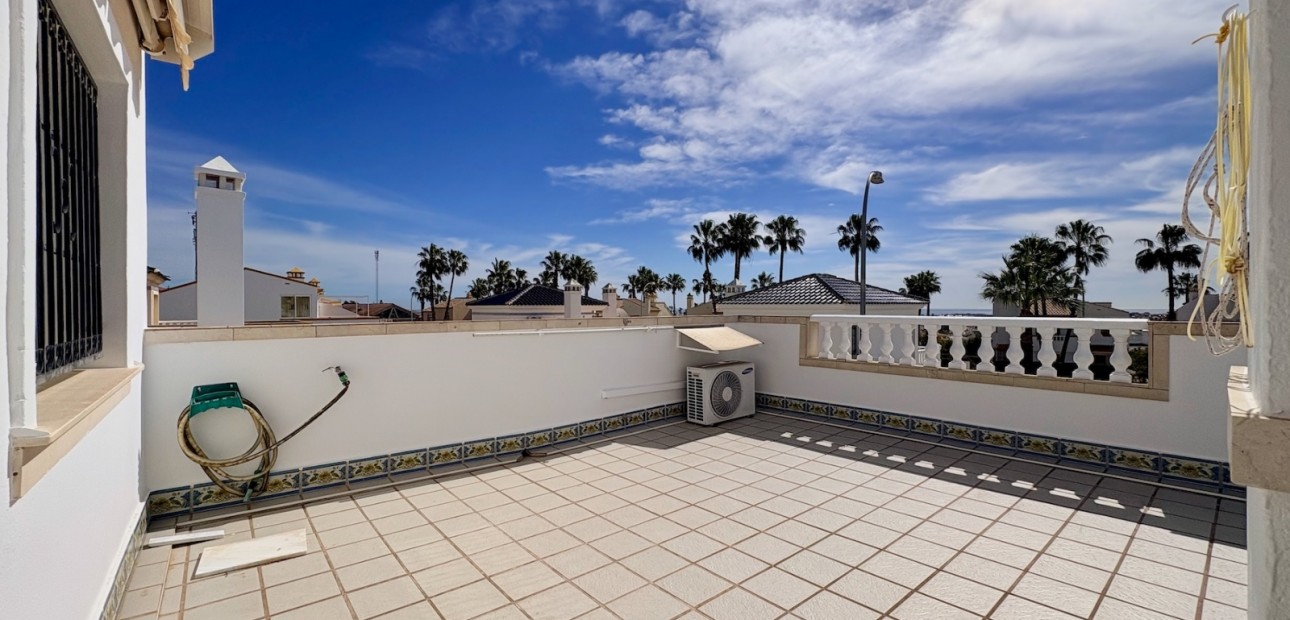 Herverkoop - Single Family Home -
Orihuela - Villamartin