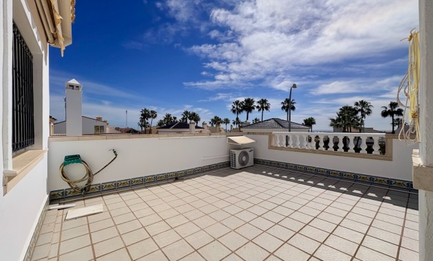 Herverkoop - Single Family Home -
Orihuela - Villamartin