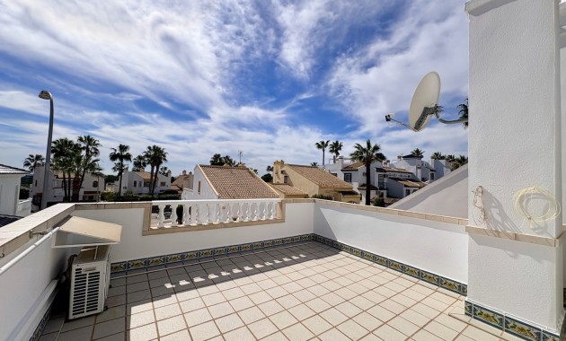 Herverkoop - Single Family Home -
Orihuela - Villamartin
