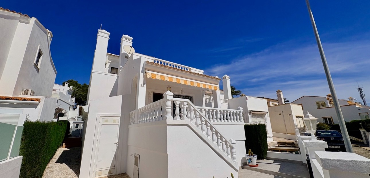 Herverkoop - Single Family Home -
Orihuela - Villamartin