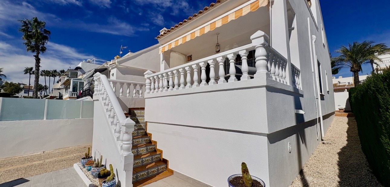 Herverkoop - Single Family Home -
Orihuela - Villamartin