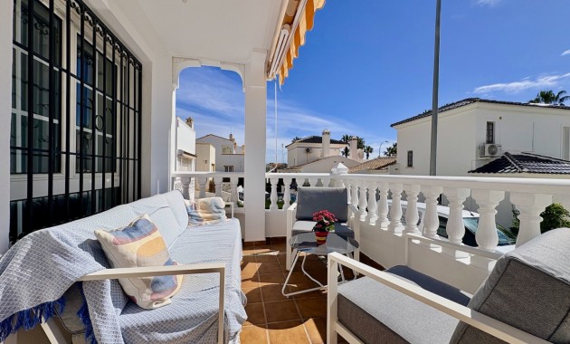 Herverkoop - Single Family Home -
Orihuela - Villamartin