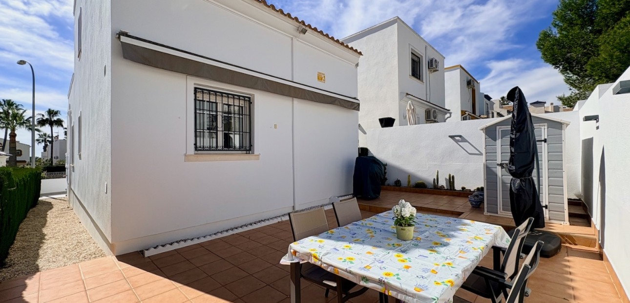 Herverkoop - Single Family Home -
Orihuela - Villamartin