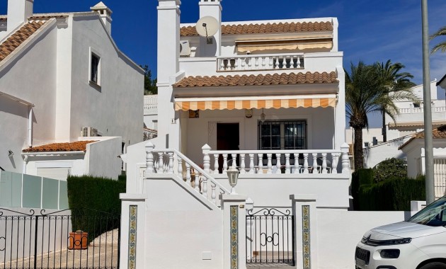 Herverkoop - Single Family Home -
Orihuela - Villamartin