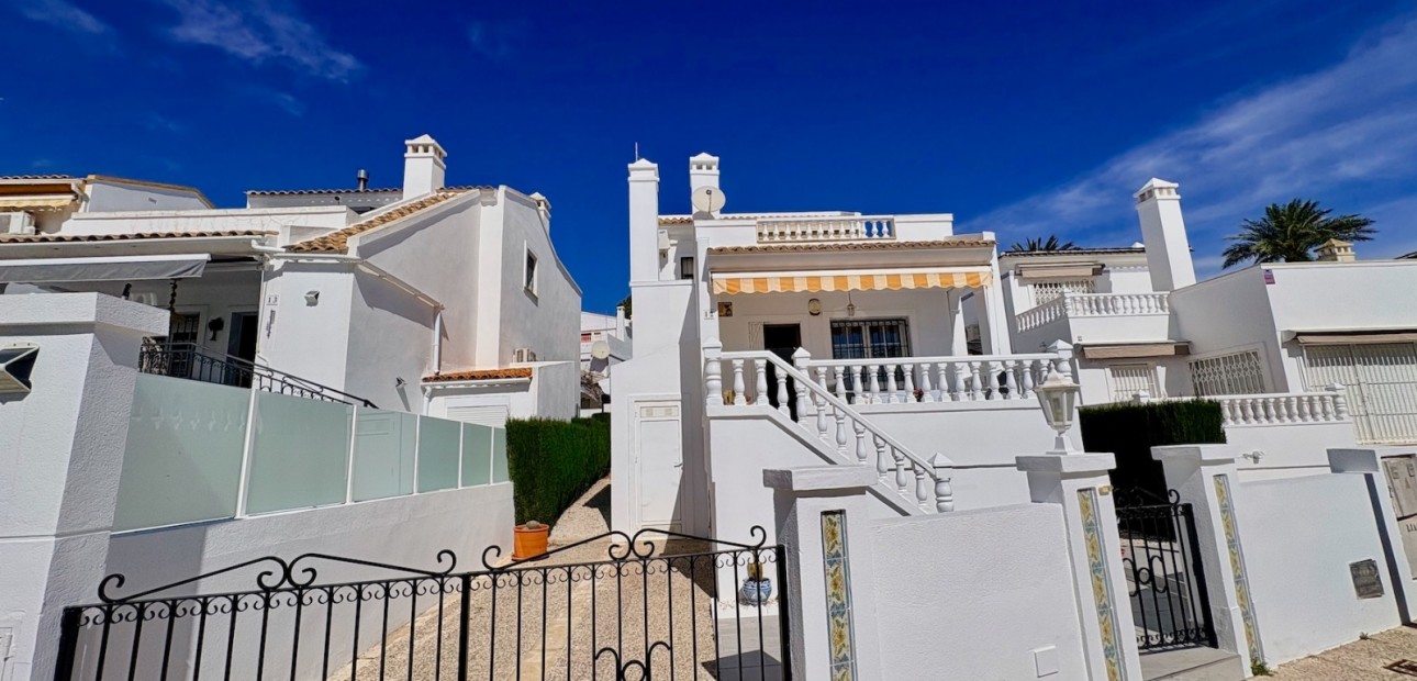 Herverkoop - Single Family Home -
Orihuela - Villamartin