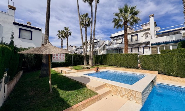 Herverkoop - Single Family Home -
Orihuela - Villamartin