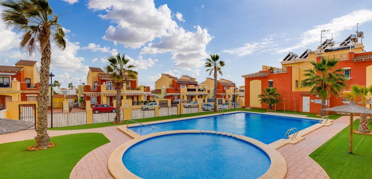 Herverkoop - Bungalow -
Torrevieja - Parque las naciones