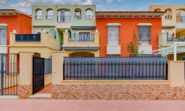 Herverkoop - Bungalow -
Torrevieja - Parque las naciones